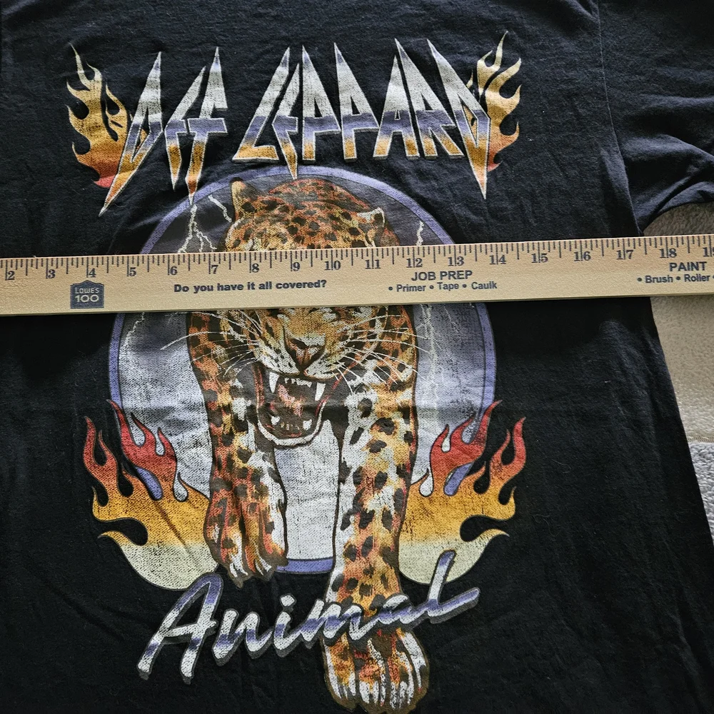 Def Leppard Black 'Animal' Graphic Short Sleeve Tee Size Medium - Picture 5 of 6